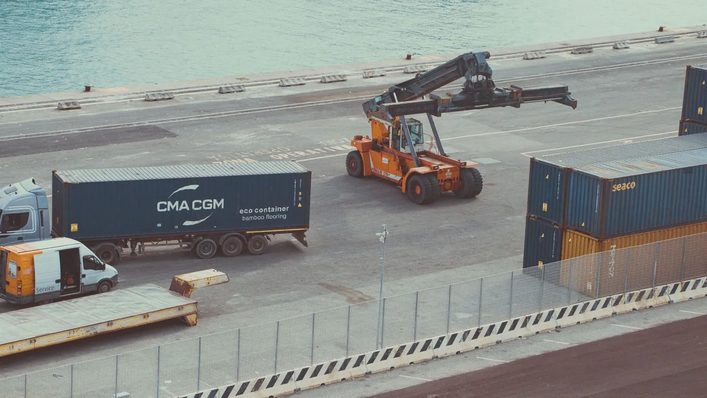 Terminal logística europea preparada para mover mercancías entre mercados